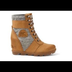NWT Sorel Lexie Wedge Camel/Grey Size 9